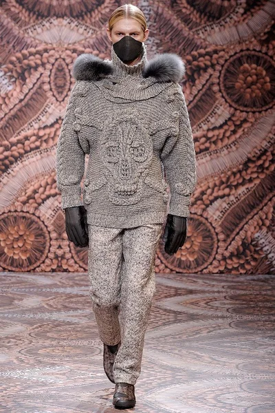 Look 3